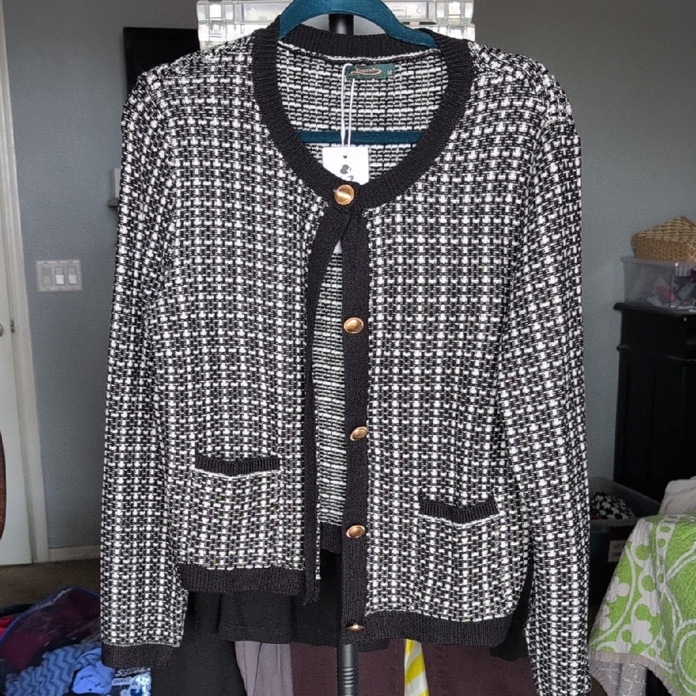 Chic Black and White Women's Tweedlook Knit Jacket